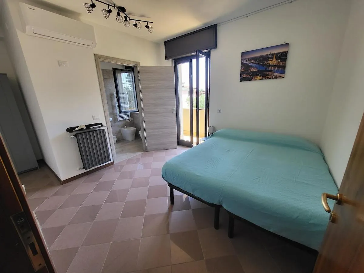 Villa Ghiaia Locazione Turistica Castel d'Azzano Italy